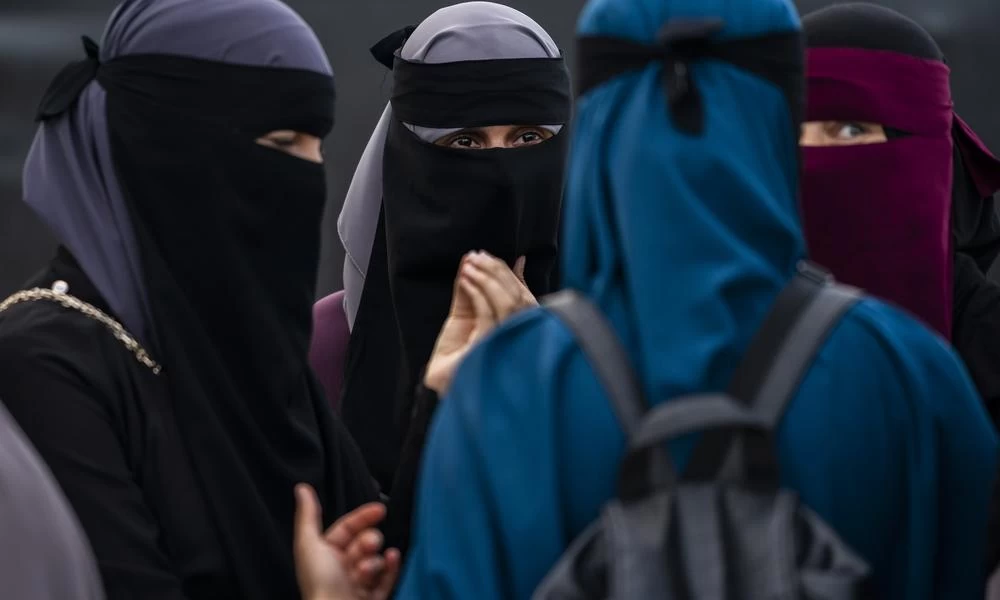 Βρετανοί στρατιώτες ντύθηκαν με μπούρκα για να ξεφύγουν από τους Ταλιμπάν
